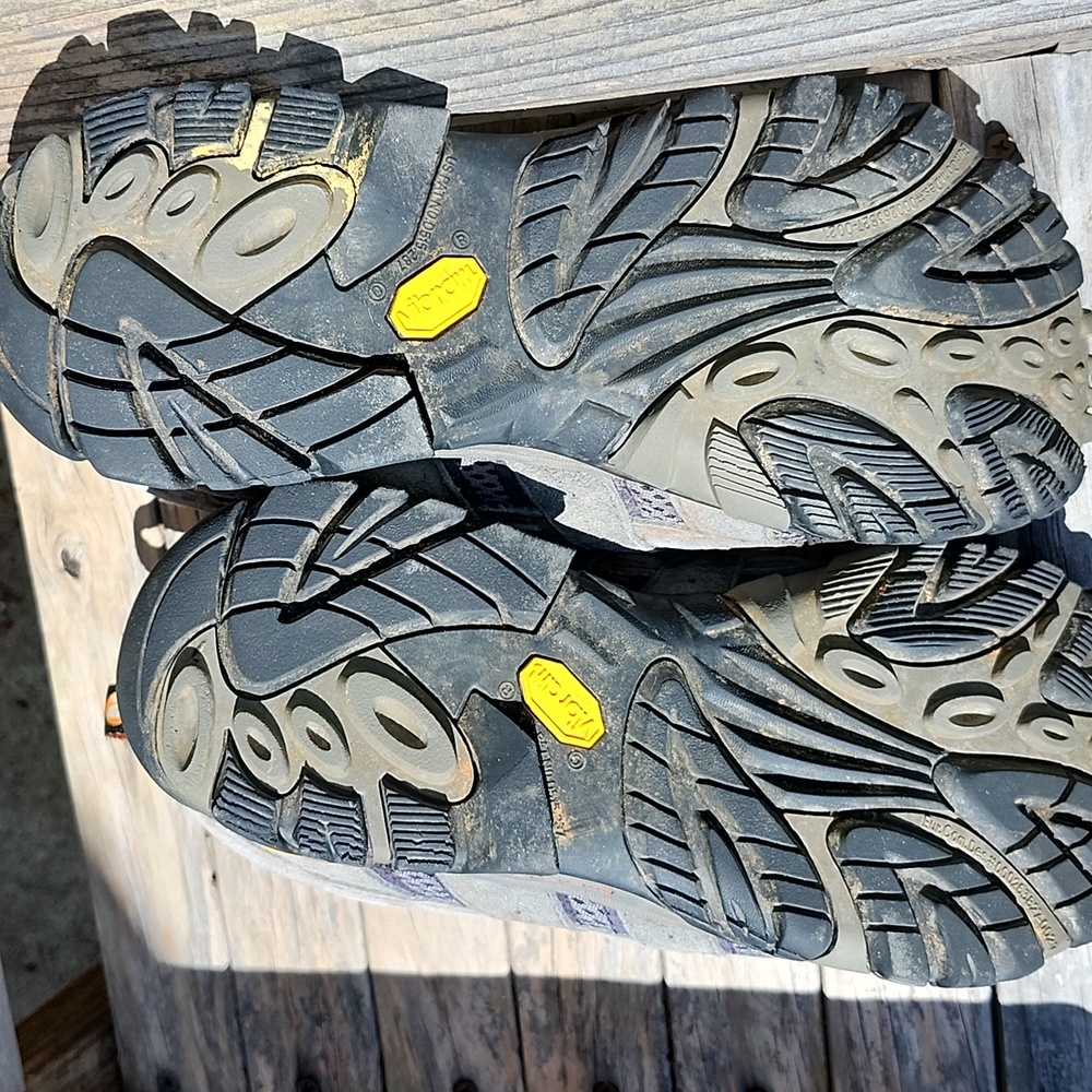 Men's Hiking Shoes - Picture 3 of 5